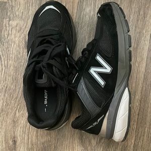 Black new balance 990